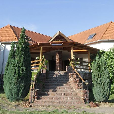 רבפולופ Voeroesko Apartmanhaz מראה חיצוני תמונה